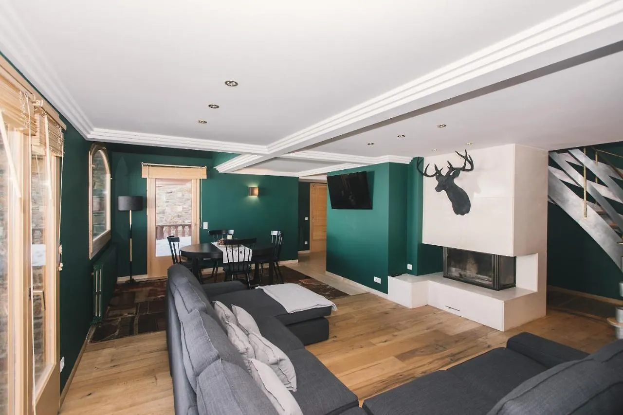 Unique Chalet Right On The Slopes With View And Pk location